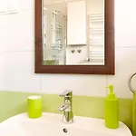 Lovely Funky Flat Near Royal Park *