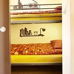 Lovely Funky Flat Near Royal Park Apartman
