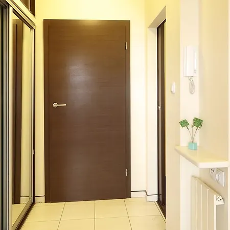 Апартаменты Lovely Funky Flat Near Royal Park Варшава